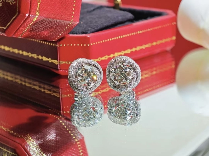 Ca*t1er earrings
